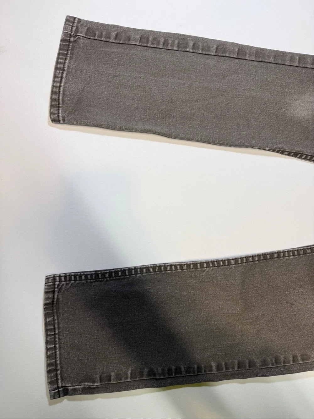 Levi's Light Grey‎ Denim Jeans with Contrast Stitching
